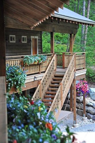 Glacier Guides Lodge เวสต์กลาเซียร์ ภายนอก รูปภาพ